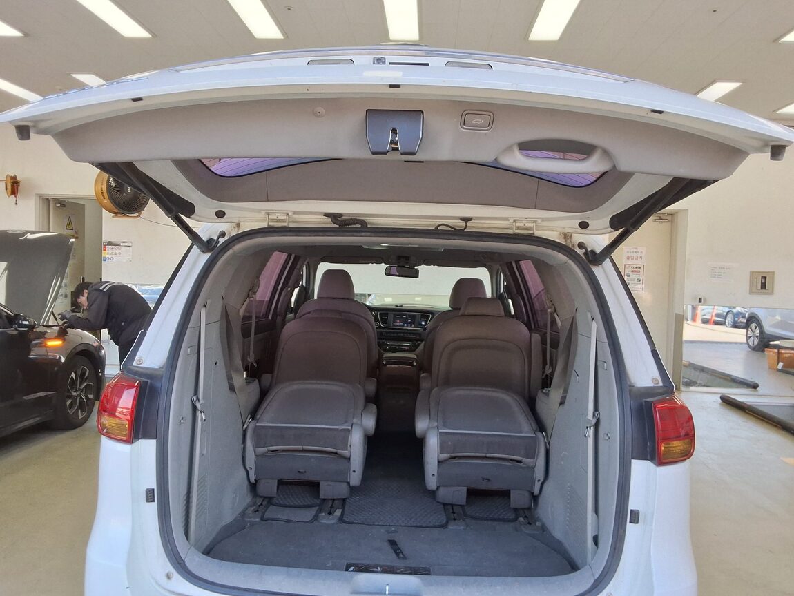 KIA ALL NEW CARNIVAL 9-SEATER DIESEL NOBLESSE 2017 - zdjęcie 15