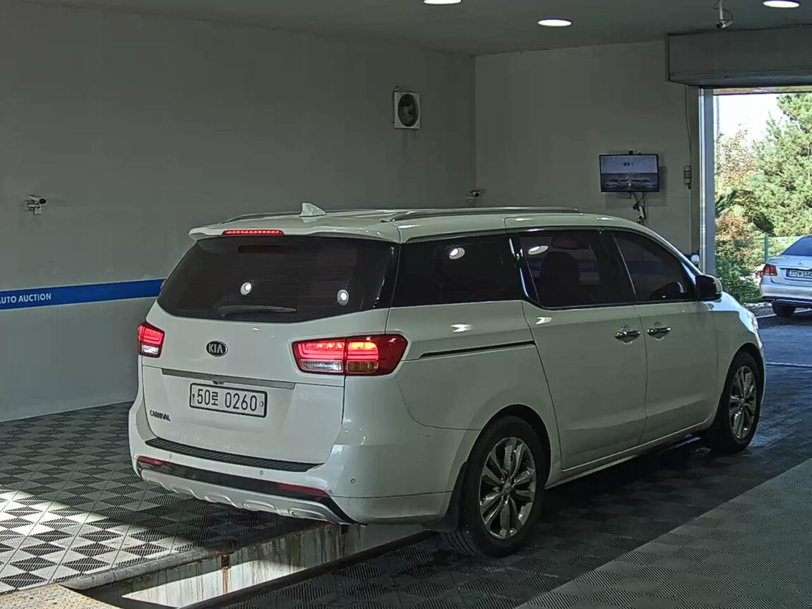 KIA ALL NEW CARNIVAL 9-SEATER DIESEL NOBLESSE 2017 - zdjęcie 5