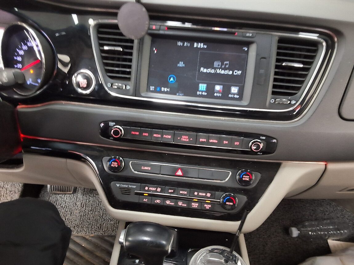 KIA ALL NEW CARNIVAL 9-SEATER DIESEL NOBLESSE 2017 - zdjęcie 24