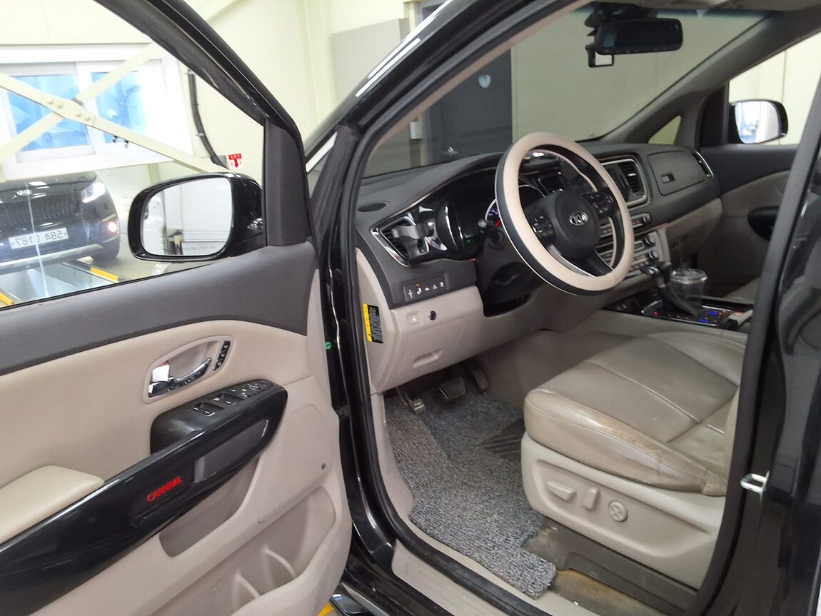 KIA ALL NEW CARNIVAL 9-SEATER DIESEL NOBLESSE 2017 - zdjęcie 11