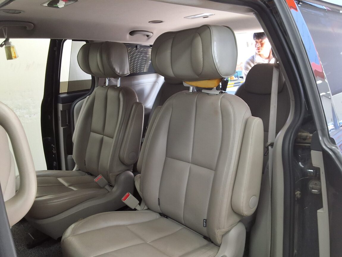 KIA ALL NEW CARNIVAL 9-SEATER DIESEL NOBLESSE 2017 - zdjęcie 13