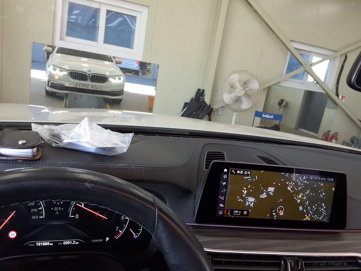 BMW 5 SERIES (7TH GEN) 530i LUXURY LINE PLUS 2019 - zdjęcie 25