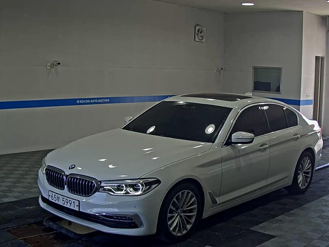 BMW 5 SERIES (7TH GEN) 530i LUXURY LINE PLUS 2019 - zdjęcie 2