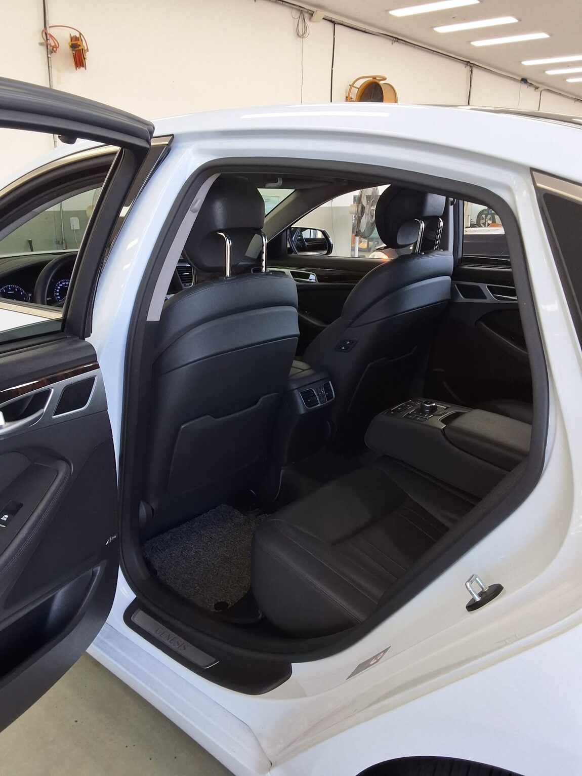 HYUNDAI GENESIS DH G330 AWD PREMIUM 2016 - zdjęcie 12