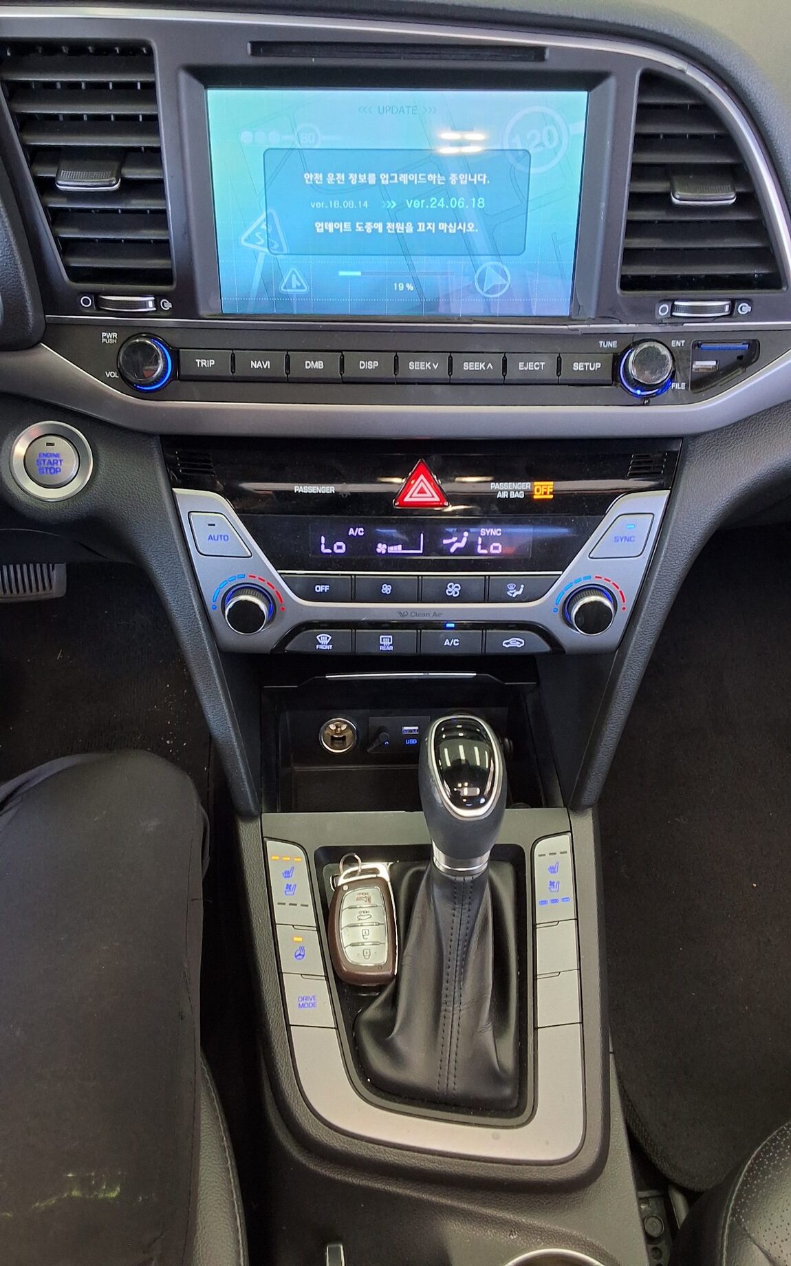 HYUNDAI AVANTE AD 1.6 GDi SMART 2018 - zdjęcie 18