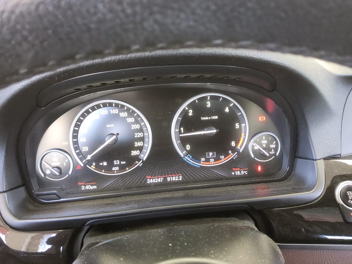 BMW 5 SERIES (6TH GEN) 520d 2013 - zdjęcie 9
