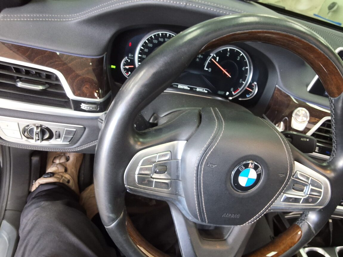 BMW 7 SERIES (6TH GEN) 730Ld xDRIVE 2016 - zdjęcie 23