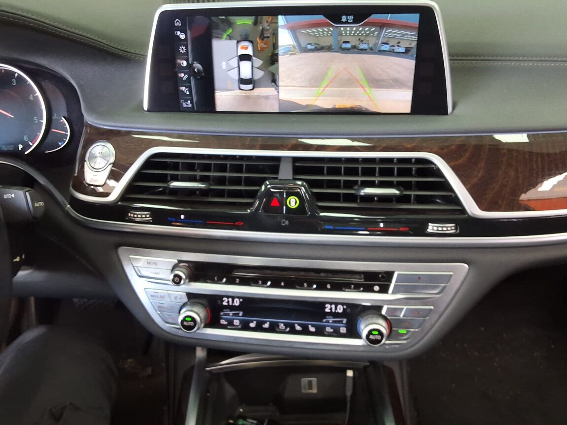 BMW 7 SERIES (6TH GEN) 730Ld xDRIVE 2016 - zdjęcie 24