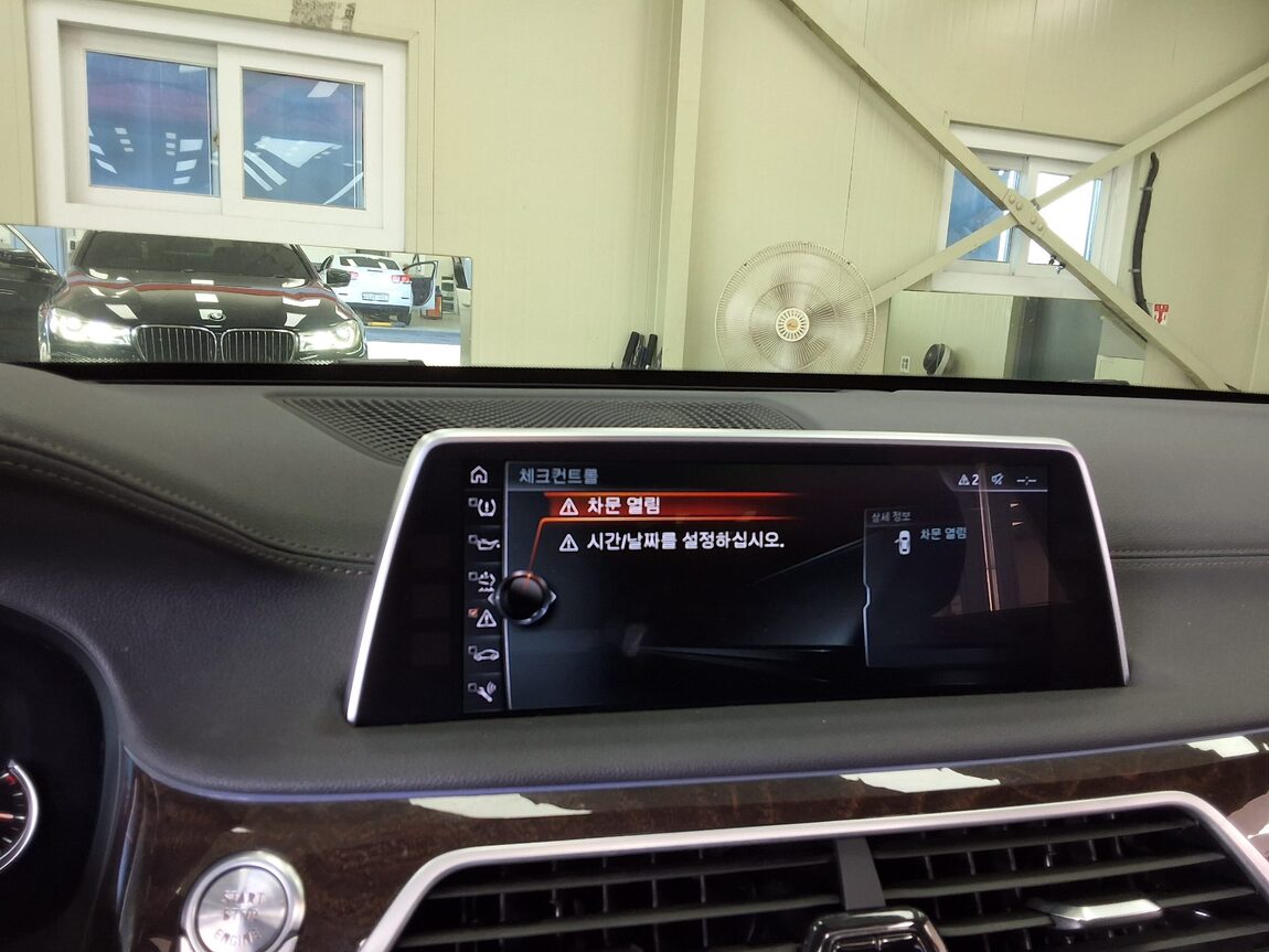 BMW 7 SERIES (6TH GEN) 730Ld xDRIVE 2016 - zdjęcie 26