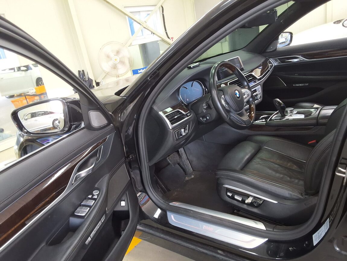 BMW 7 SERIES (6TH GEN) 730Ld xDRIVE 2016 - zdjęcie 11