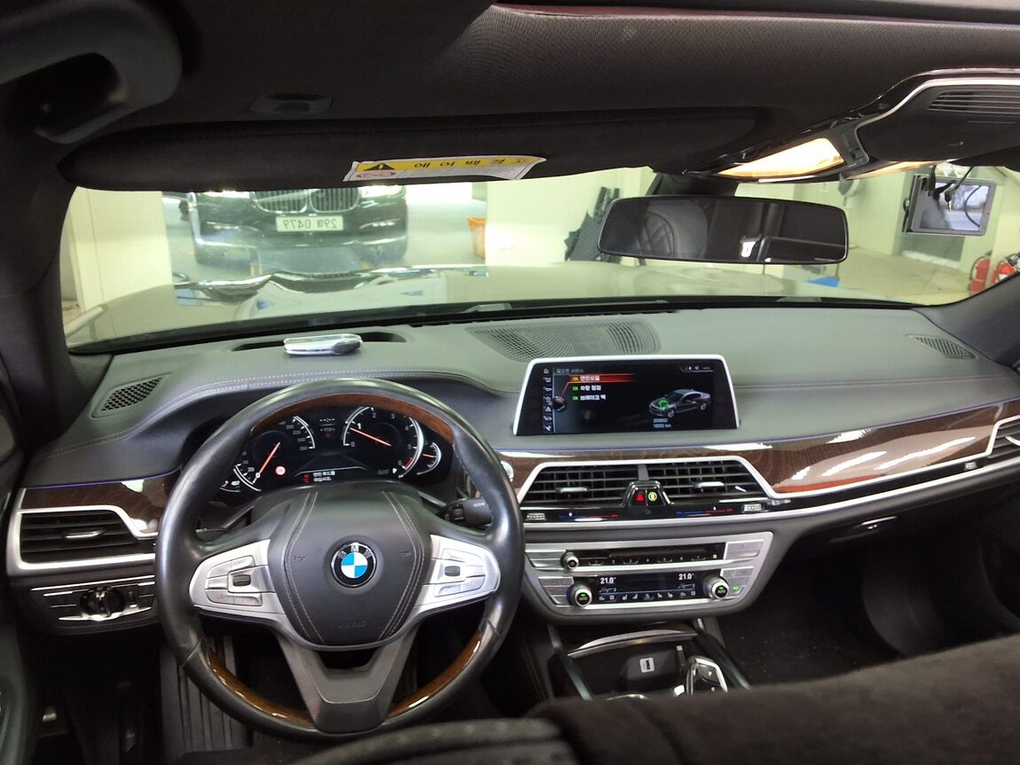 BMW 7 SERIES (6TH GEN) 730Ld xDRIVE 2016 - zdjęcie 12