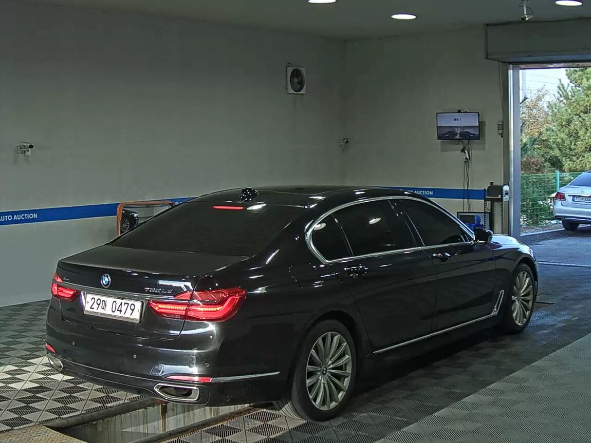 BMW 7 SERIES (6TH GEN) 730Ld xDRIVE 2016 - zdjęcie 5