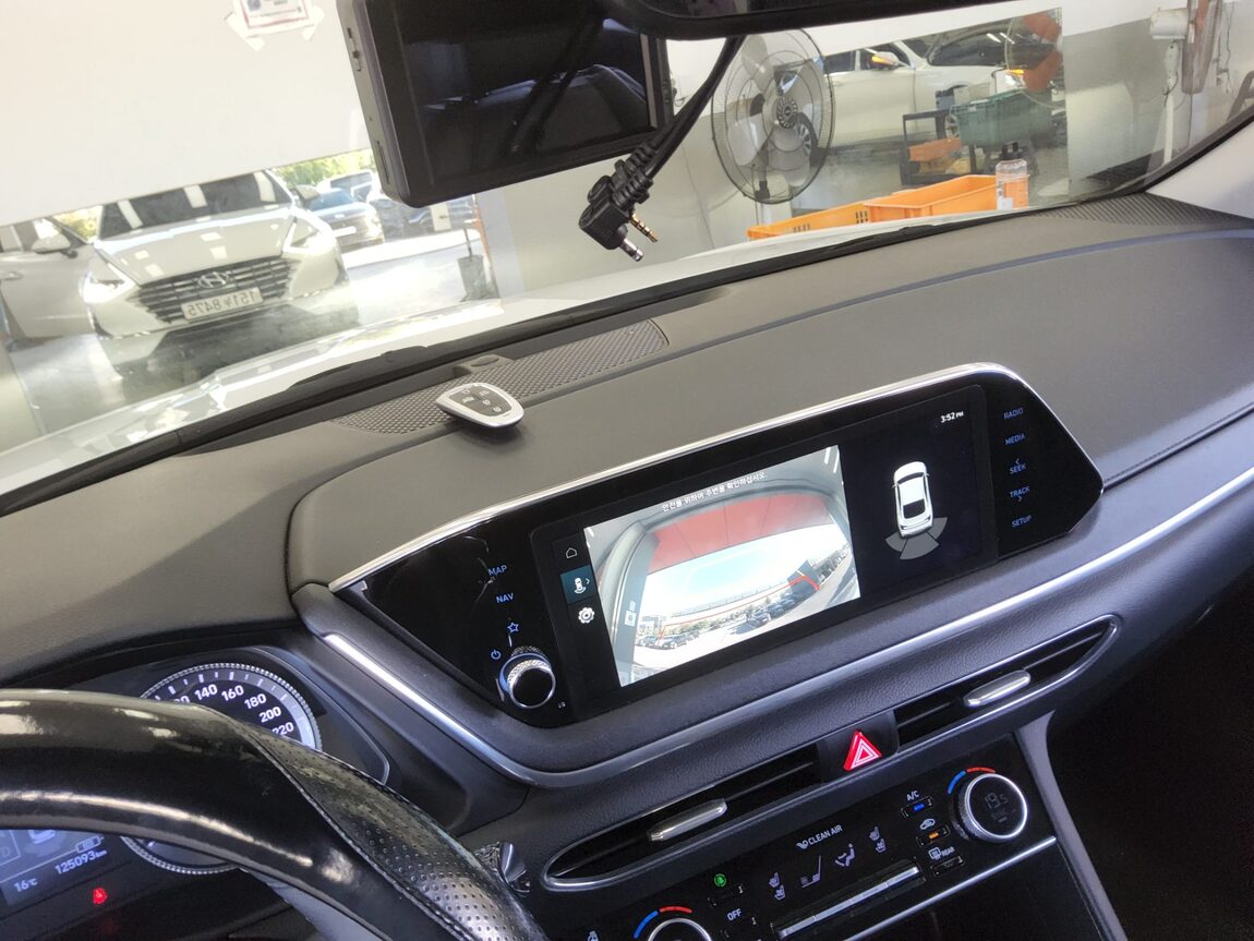 HYUNDAI SONATA (DN8) HYBRID 2.0 HEV PREMIUM 2020 - zdjęcie 17
