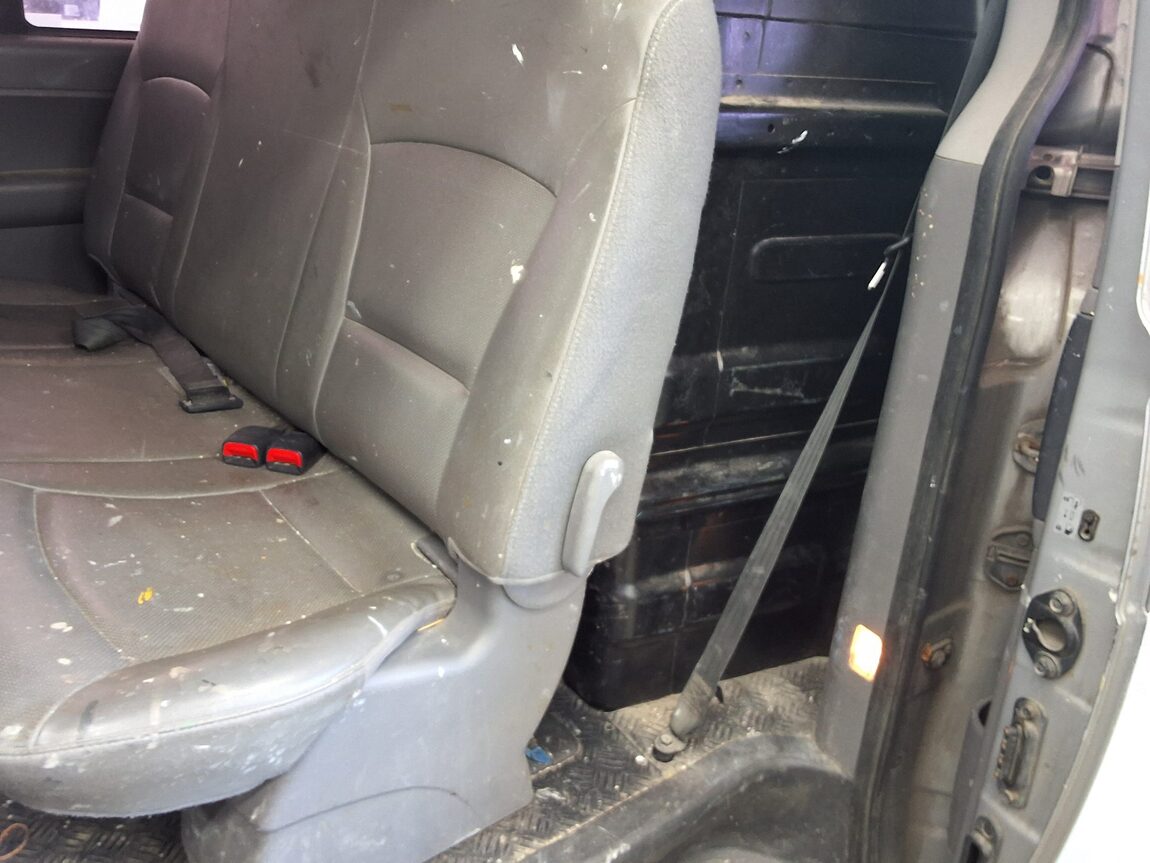 HYUNDAI GRAND STAREX 5-SEATER DIESEL VAN MODERN 2017 - zdjęcie 12