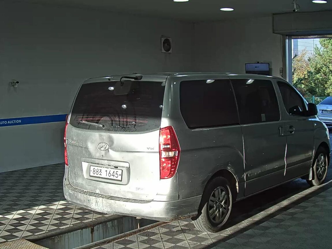 HYUNDAI GRAND STAREX 5-SEATER DIESEL VAN MODERN 2017 - zdjęcie 5