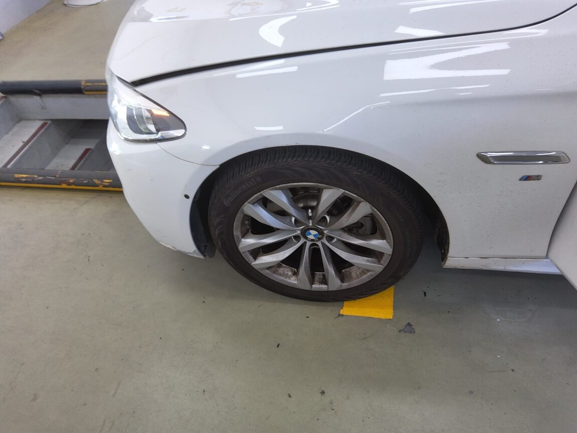 BMW 5 SERIES (6TH GEN) 520d M AERODYNAMIC 2016 - zdjęcie 20