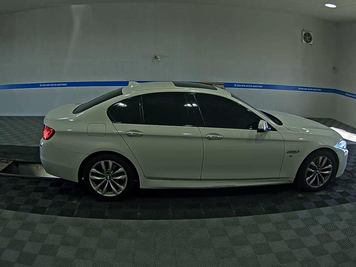 BMW 5 SERIES (6TH GEN) 520d M AERODYNAMIC 2016 - zdjęcie 4