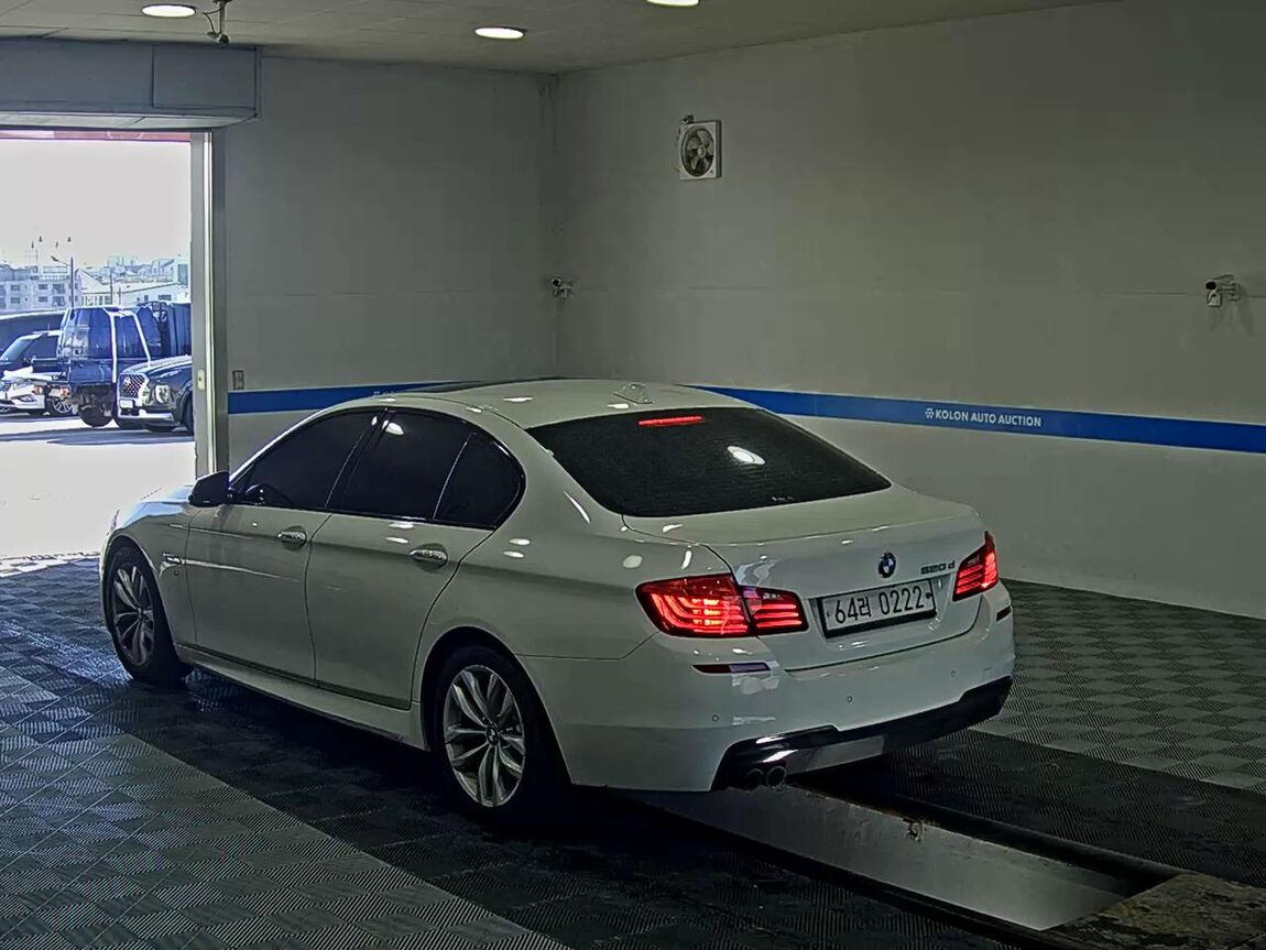 BMW 5 SERIES (6TH GEN) 520d M AERODYNAMIC 2016 - zdjęcie 6