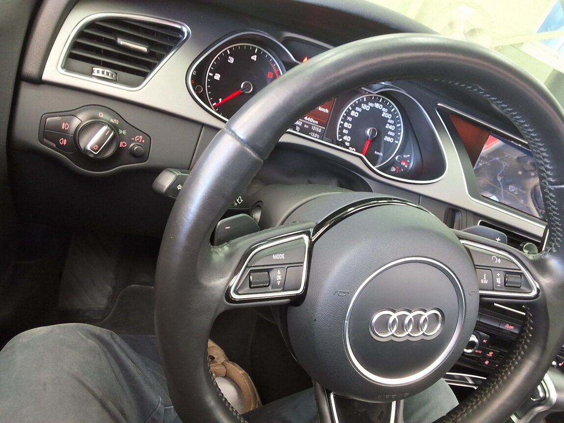 AUDI A4 (4TH GEN) 2.0 TDI QUATTRO PRESTIGE 2013 - zdjęcie 23