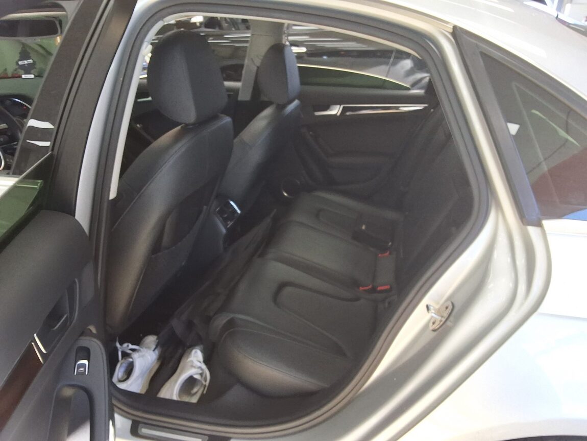 AUDI A4 (4TH GEN) 2.0 TDI QUATTRO PRESTIGE 2013 - zdjęcie 13