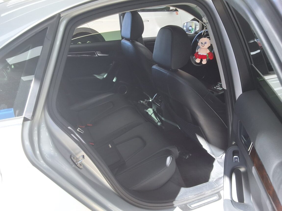 AUDI A4 (4TH GEN) 2.0 TDI QUATTRO PRESTIGE 2013 - zdjęcie 14