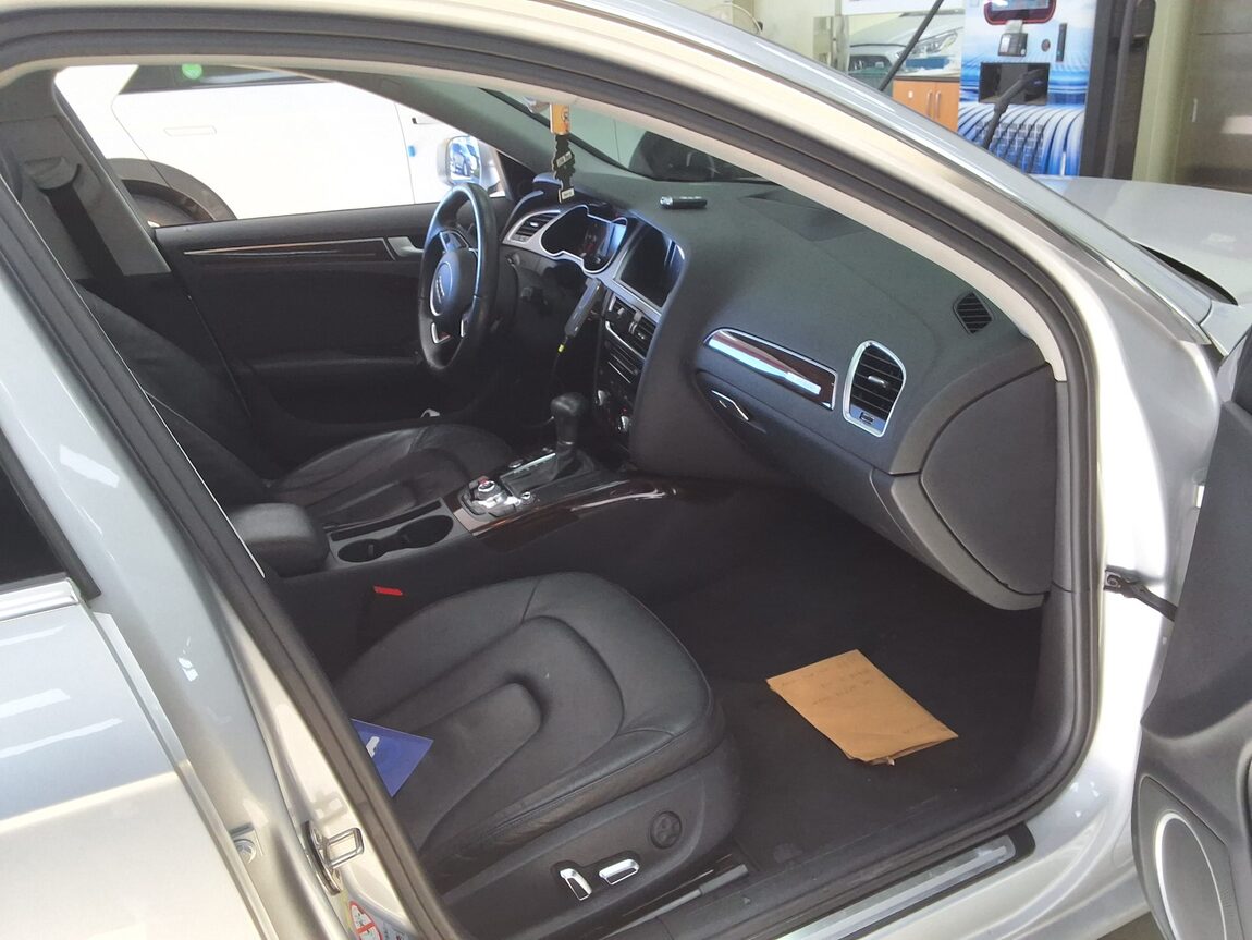 AUDI A4 (4TH GEN) 2.0 TDI QUATTRO PRESTIGE 2013 - zdjęcie 15