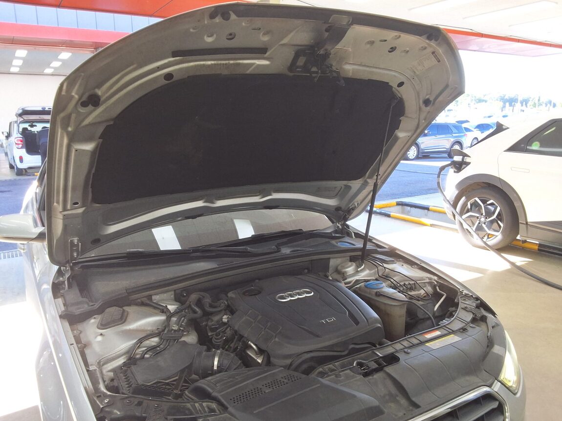 AUDI A4 (4TH GEN) 2.0 TDI QUATTRO PRESTIGE 2013 - zdjęcie 18