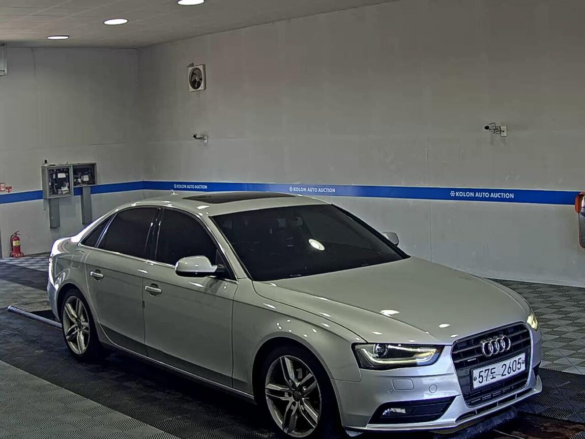 AUDI A4 (4TH GEN) 2.0 TDI QUATTRO PRESTIGE 2013 - zdjęcie 3