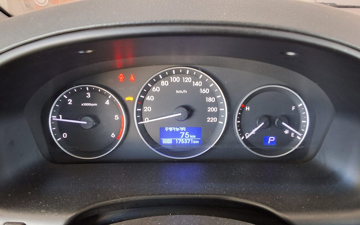 HYUNDAI THE NEW GRAND STAREX 3-SEATER DIESEL VAN SMART 2019 - zdjęcie 9