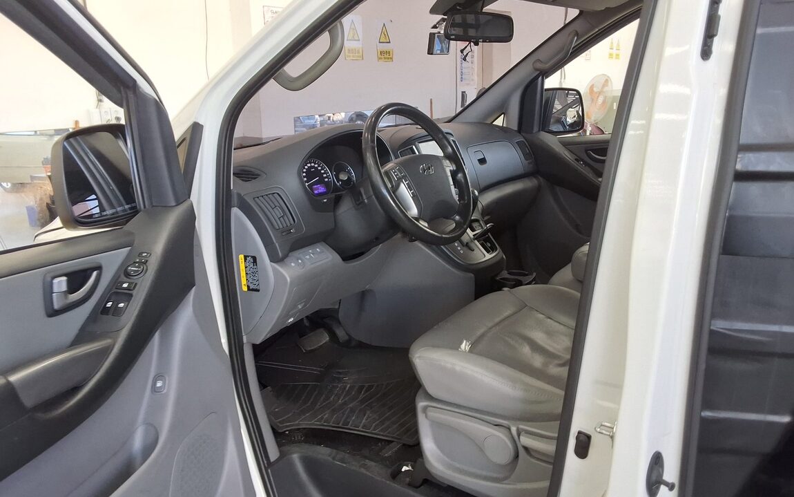 HYUNDAI THE NEW GRAND STAREX 3-SEATER DIESEL VAN SMART 2019 - zdjęcie 10