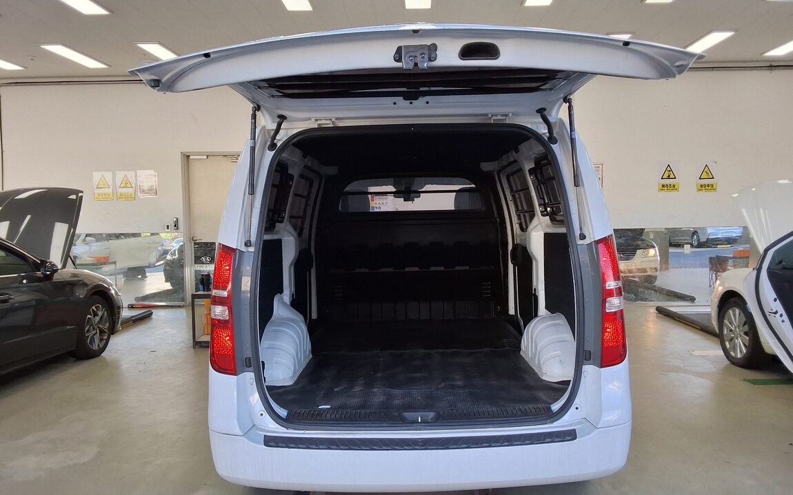 HYUNDAI THE NEW GRAND STAREX 3-SEATER DIESEL VAN SMART 2019 - zdjęcie 15