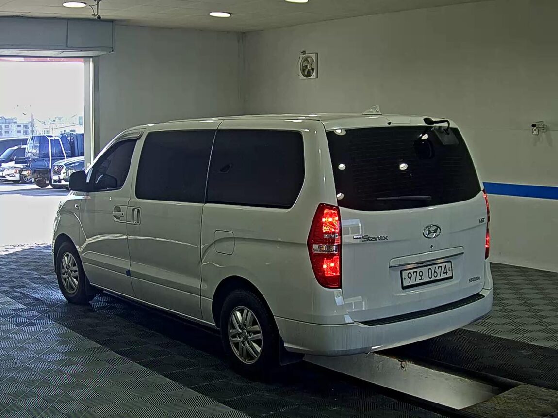 HYUNDAI THE NEW GRAND STAREX 3-SEATER DIESEL VAN SMART 2019 - zdjęcie 6