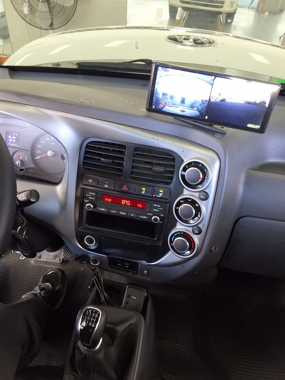 KIA BONGO III CARGO 1.2 TON STANDARD CAB EXTRA LONG WHEELBASE 2019 - zdjęcie 15