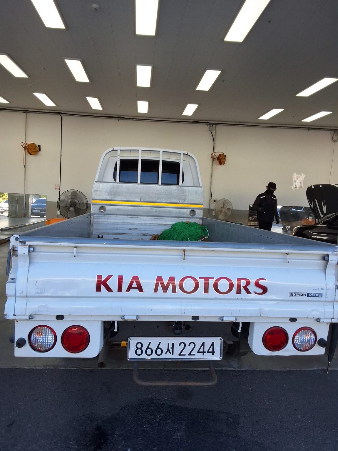 KIA BONGO III CARGO 1.2 TON STANDARD CAB EXTRA LONG WHEELBASE 2019 - zdjęcie 13