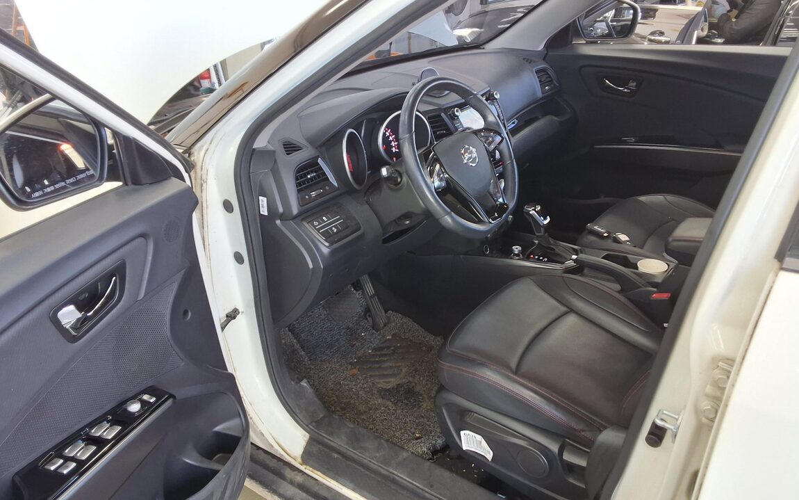 KG MOBILITY (SSANGYONG) TIVOLI AIR DIESEL 2WD IX 2019 - zdjęcie 10