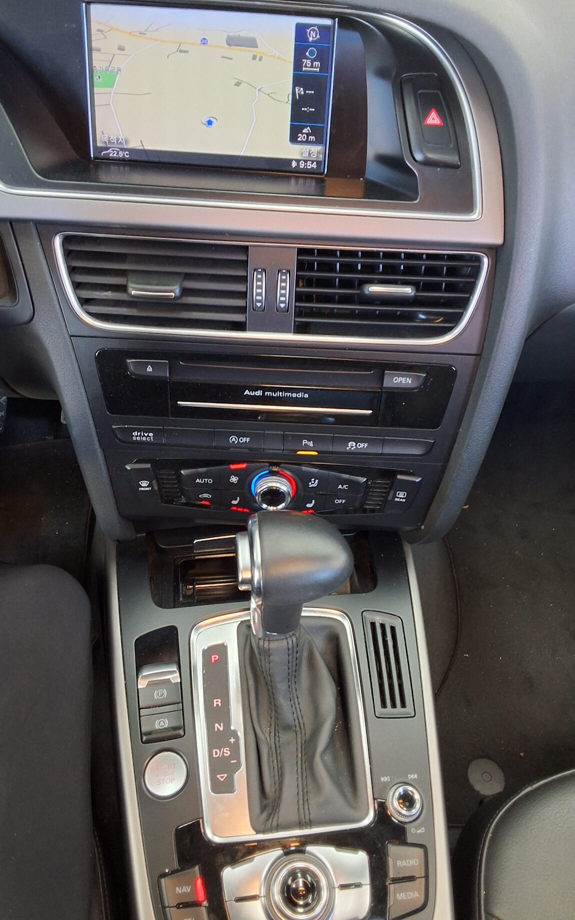 AUDI A4 (4TH GEN) 35 TDI QUATTRO DYNAMIC 2015 - zdjęcie 18