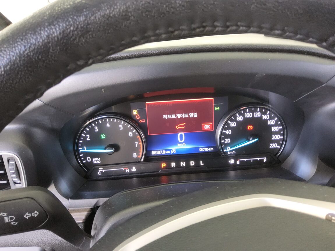 FORD EXPLORER (6TH GEN) 2.3 AWD LIMITED 2022 - zdjęcie 9