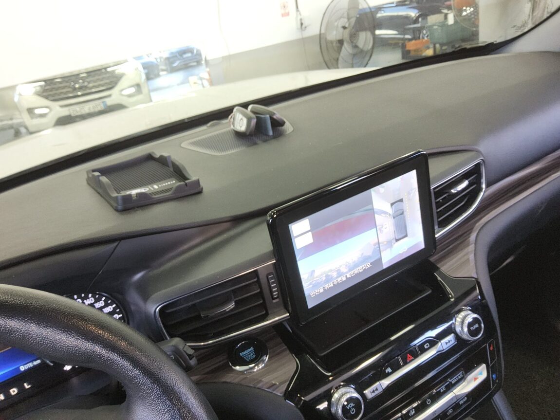 FORD EXPLORER (6TH GEN) 2.3 AWD LIMITED 2022 - zdjęcie 18