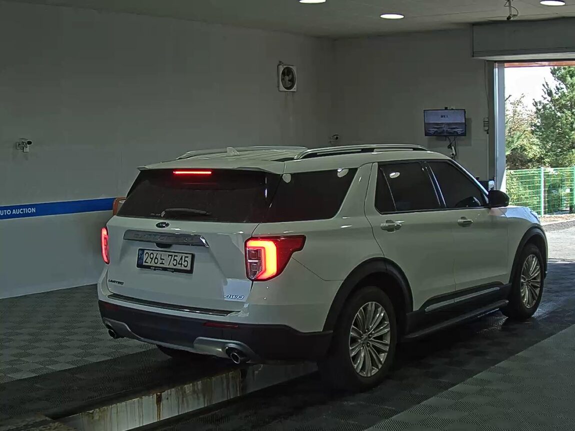FORD EXPLORER (6TH GEN) 2.3 AWD LIMITED 2022 - zdjęcie 5