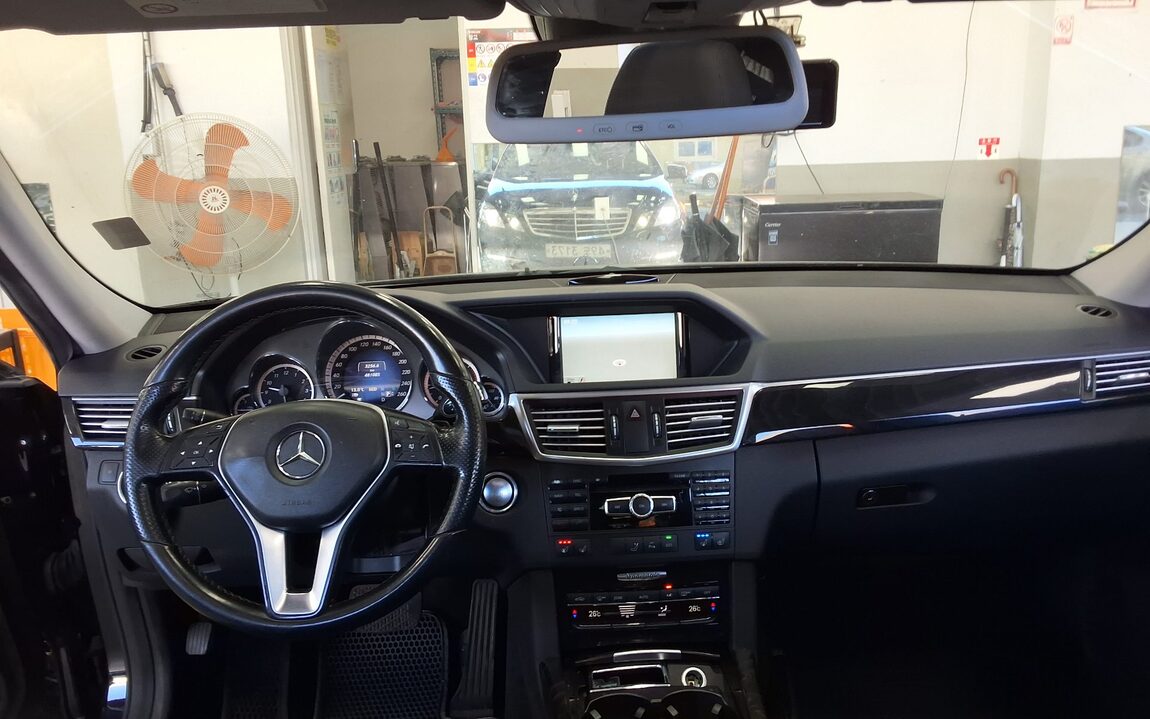 MERCEDES-BENZ E-CLASS (4TH GEN) E250 CDI 4MATIC 2013 - zdjęcie 11