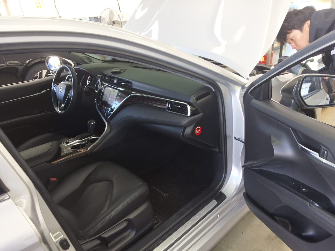 TOYOTA CAMRY (10TH GEN) 2.5 2018 - zdjęcie 14