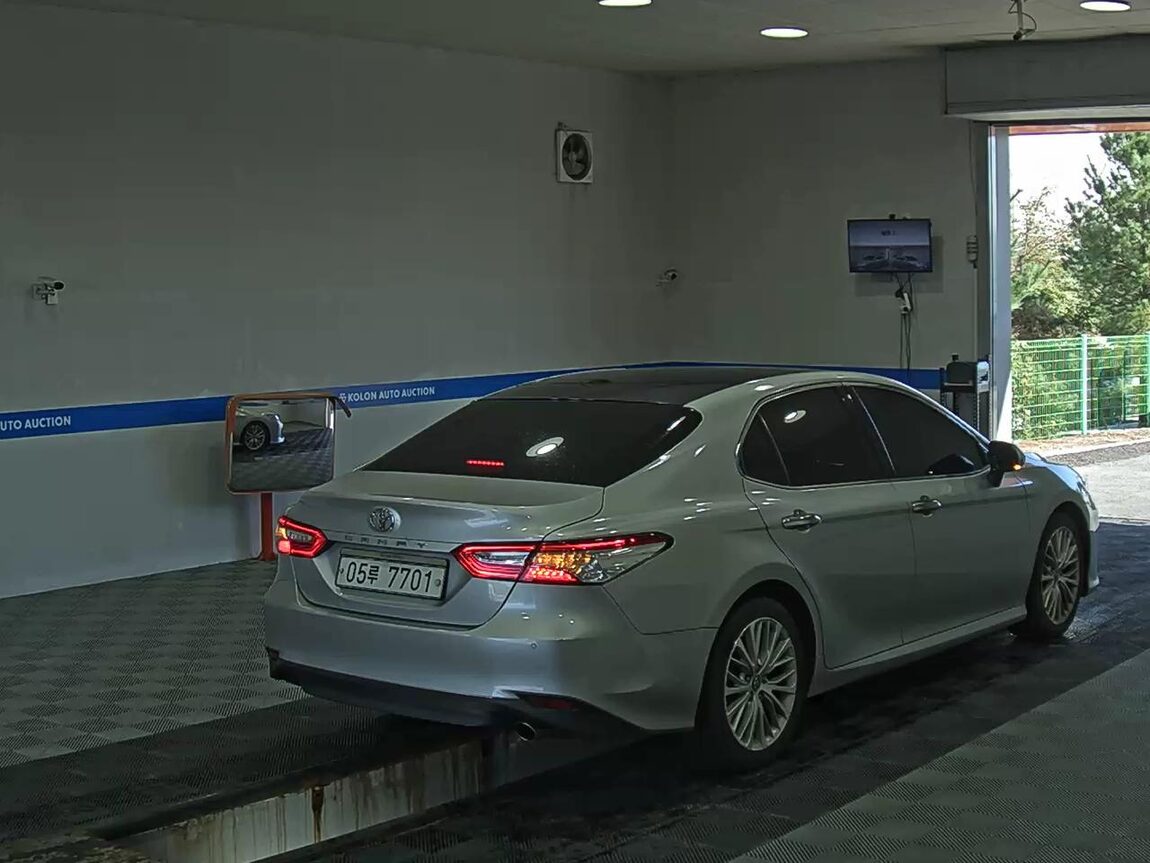 TOYOTA CAMRY (10TH GEN) 2.5 2018 - zdjęcie 5
