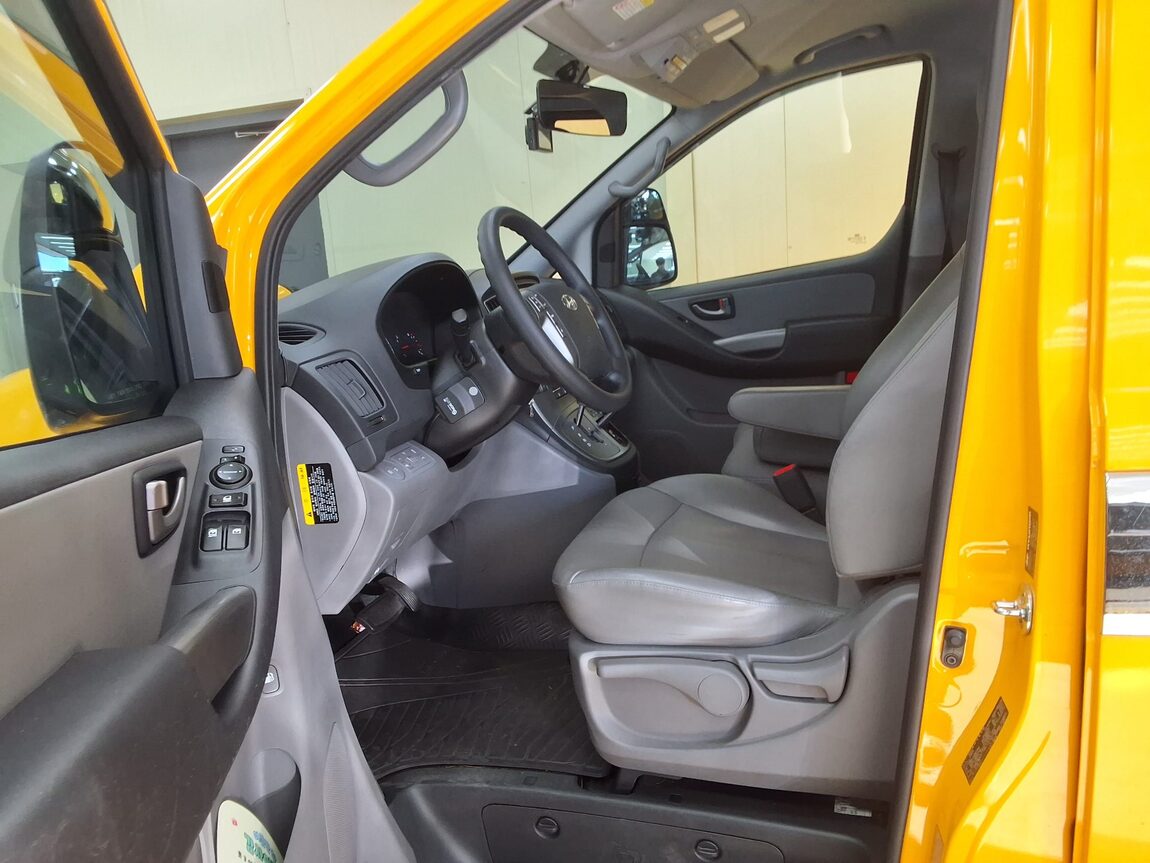 HYUNDAI THE NEW GRAND STAREX CHILD SAFETY VEHICLE 12-SEATER LPi 2020 - zdjęcie 11