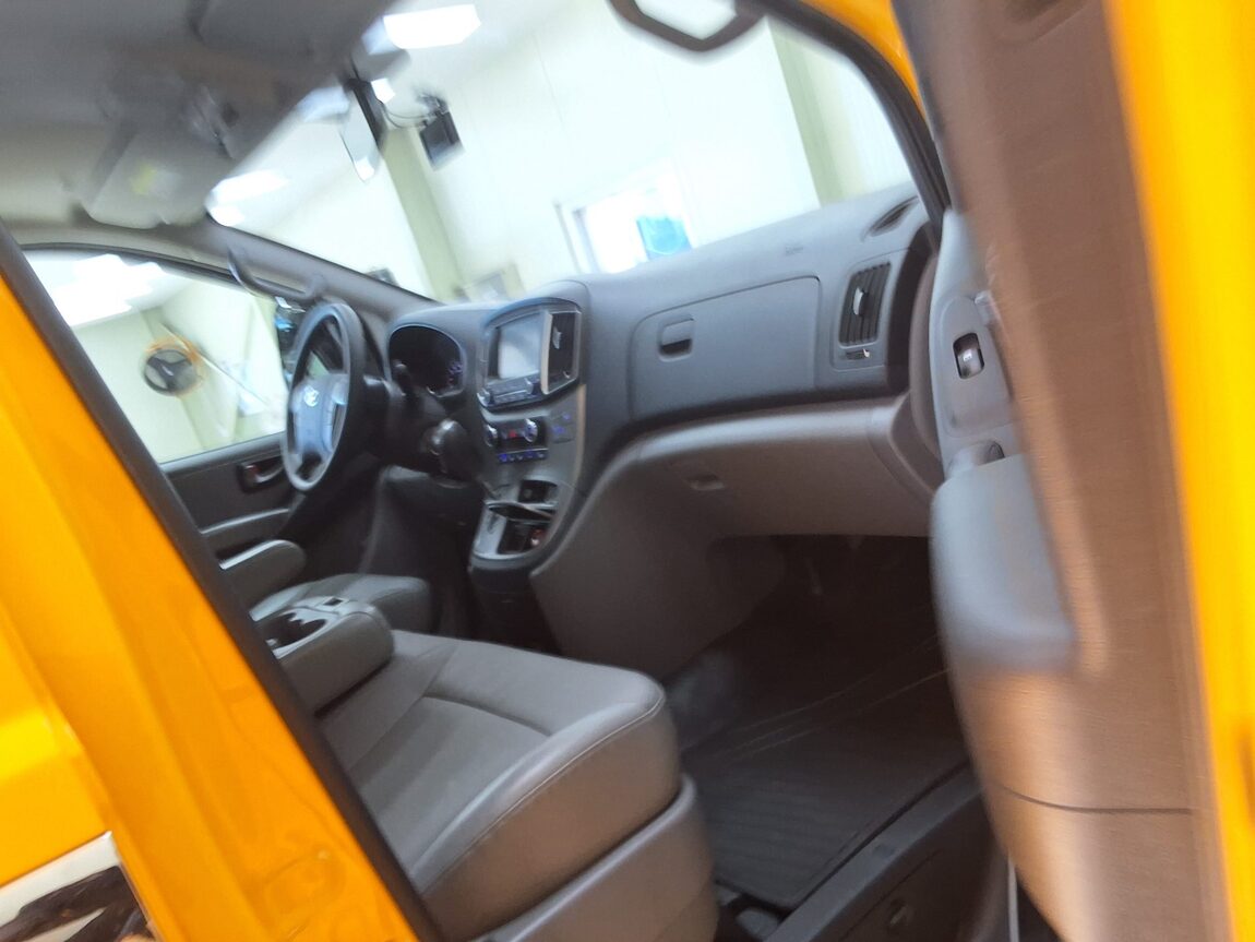 HYUNDAI THE NEW GRAND STAREX CHILD SAFETY VEHICLE 12-SEATER LPi 2020 - zdjęcie 15