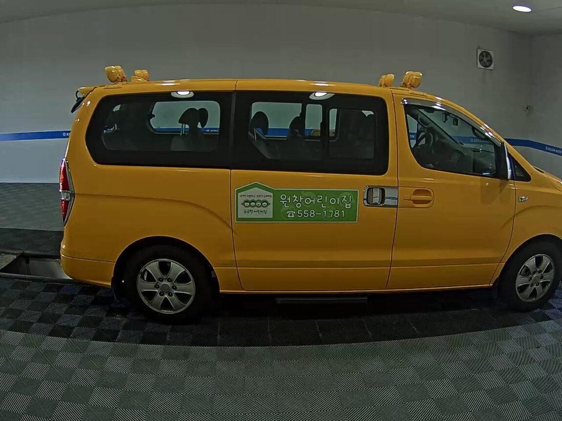 HYUNDAI THE NEW GRAND STAREX CHILD SAFETY VEHICLE 12-SEATER LPi 2020 - zdjęcie 4