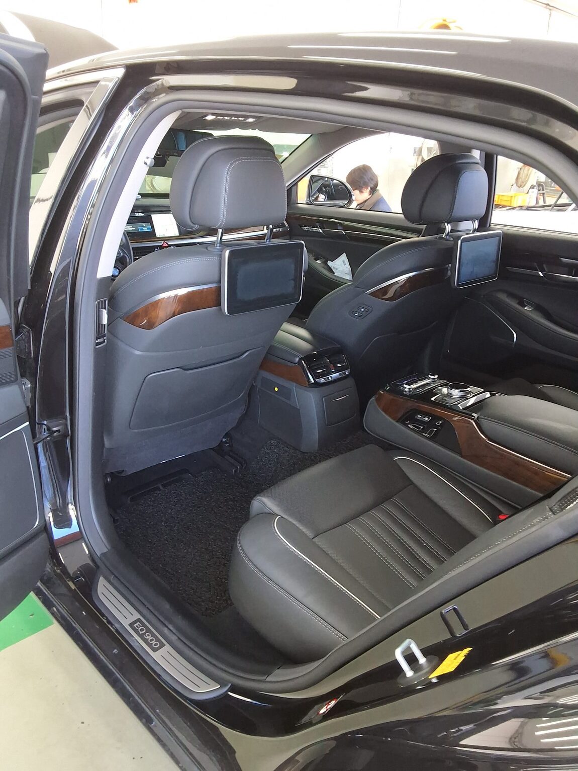GENESIS EQ900 3.8 GDi AWD PREMIUM LUXURY 2018 - zdjęcie 12