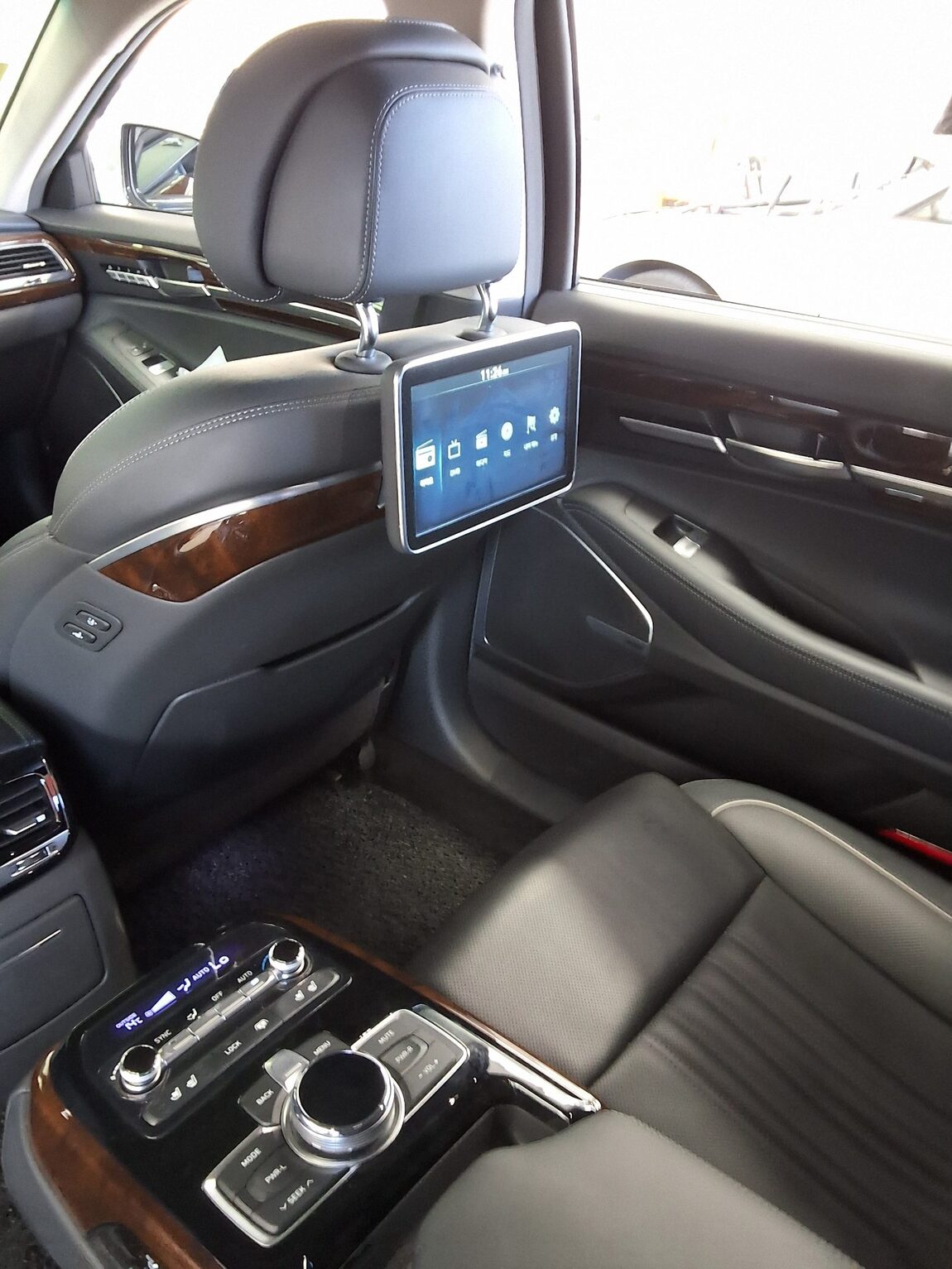 GENESIS EQ900 3.8 GDi AWD PREMIUM LUXURY 2018 - zdjęcie 25