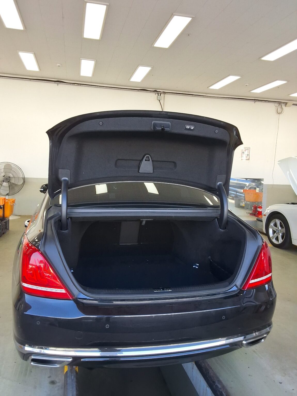 GENESIS EQ900 3.8 GDi AWD PREMIUM LUXURY 2018 - zdjęcie 15