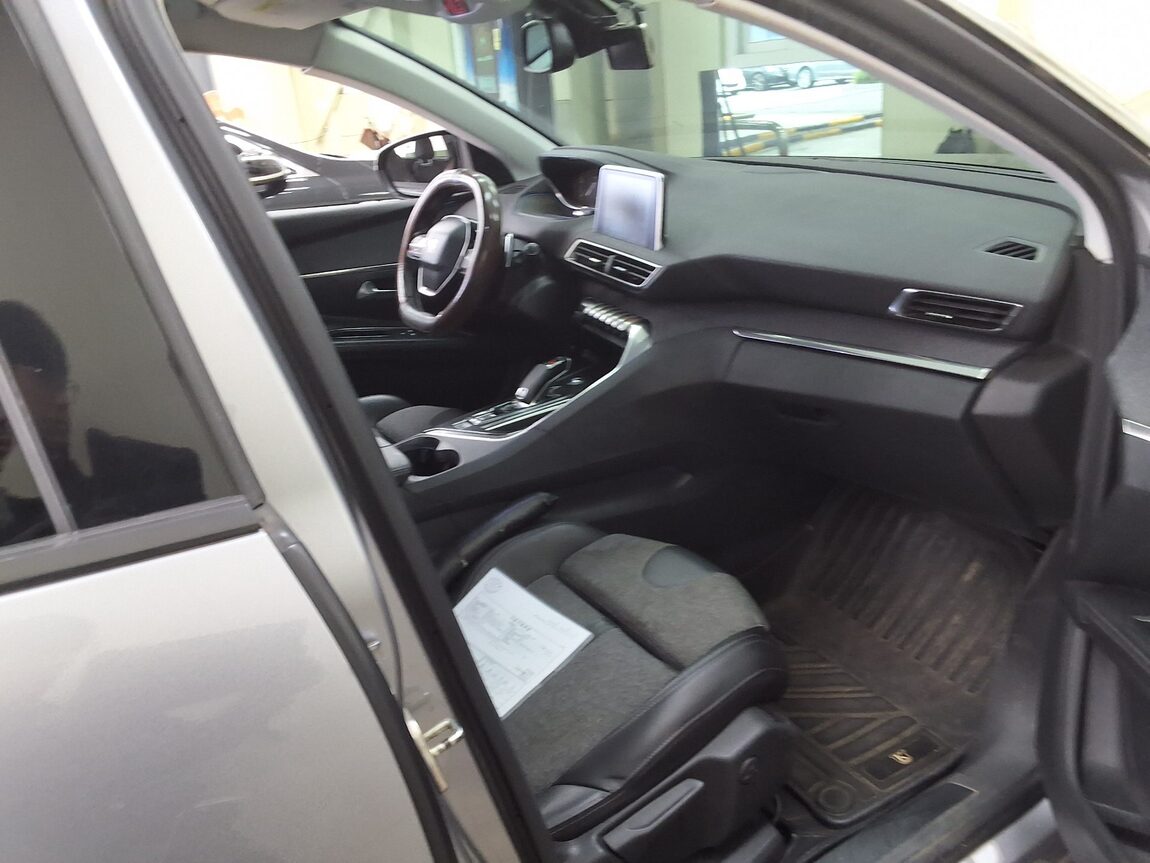 PEUGEOT 5008 (2ND GEN) 1.6 BlueHDi ALLURE 2018 - zdjęcie 15
