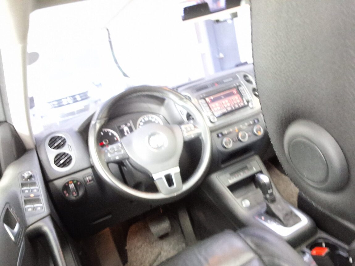 VOLKSWAGEN TIGUAN 2.0 TDI BLUEMOTION PREMIUM 2016 - zdjęcie 12